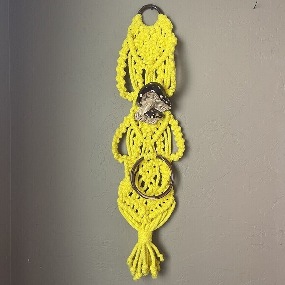 Vintage Jute Mushrooms Macrame Wall Hanging 1970's Mid Century Modern Yellow - Picture 1 of 5